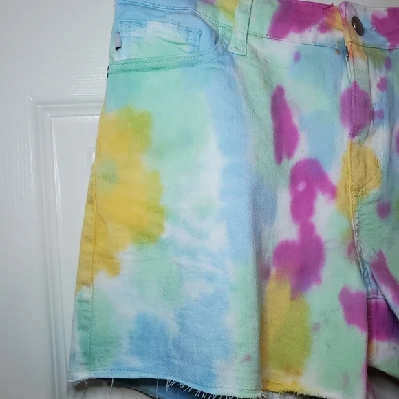 NWT Judy Blue Tie Dye Shorts Size Large - Picture 4 of 8